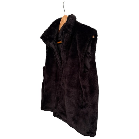 New York and Company Black Faux Fur Vest size Large - Picture 4 of 6